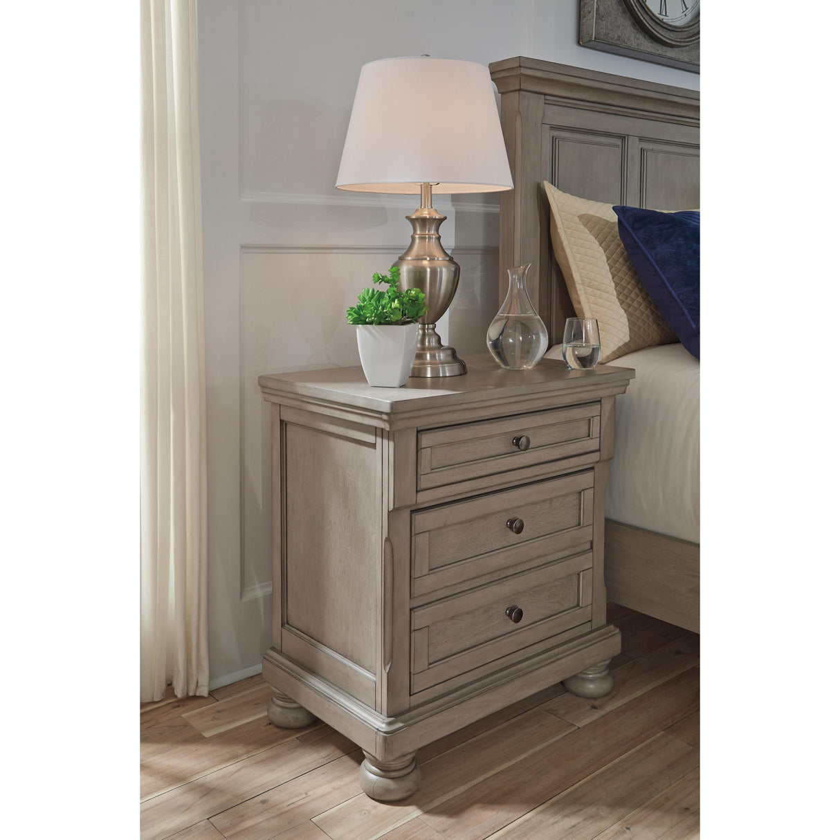 Signature Design by Ashley Lettner B733B48 7 pc King Panel Bedroom Set IMAGE 4