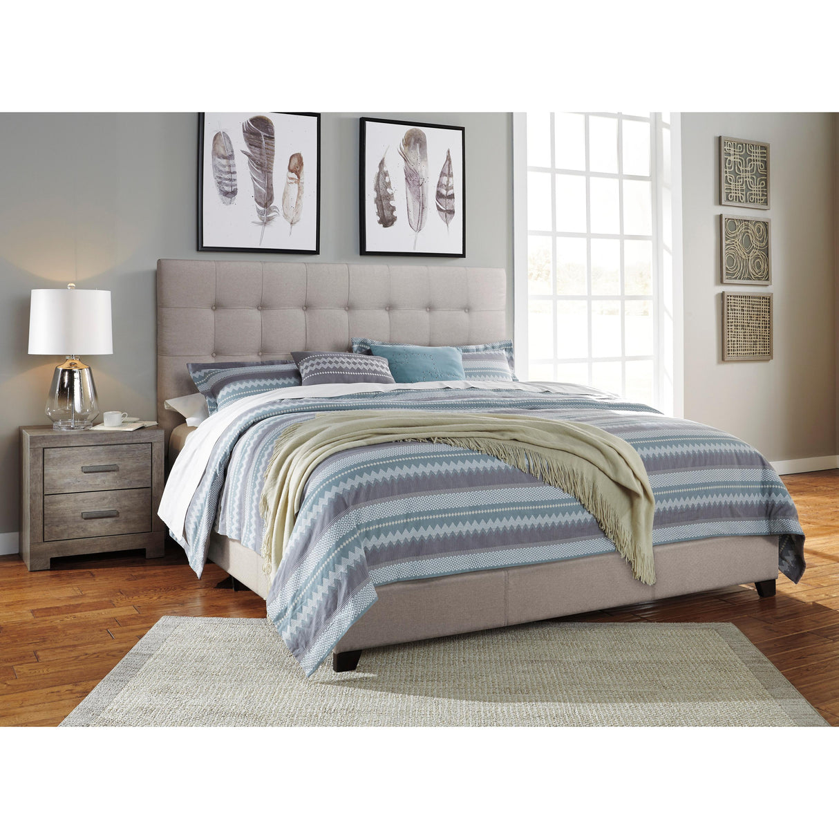 Signature Design by Ashley Dolante King Upholstered Panel Bed B130-582 IMAGE 4