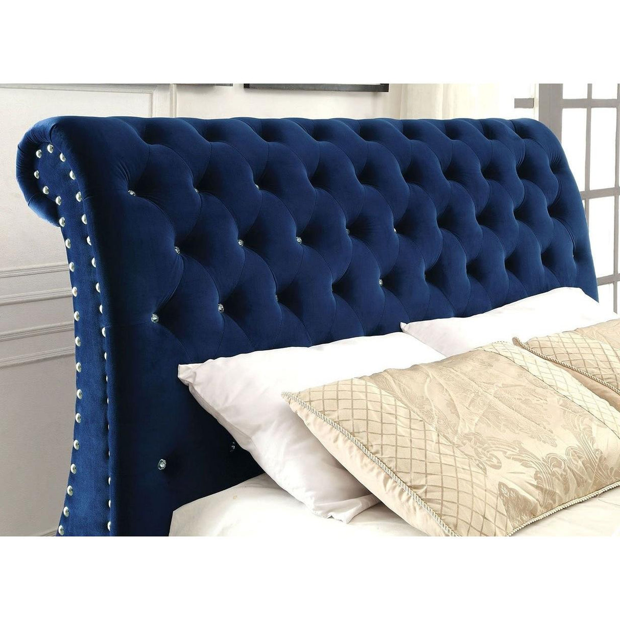 Furniture of America Noella Queen Sleigh Bed CM7128NV-Q-BED IMAGE 3