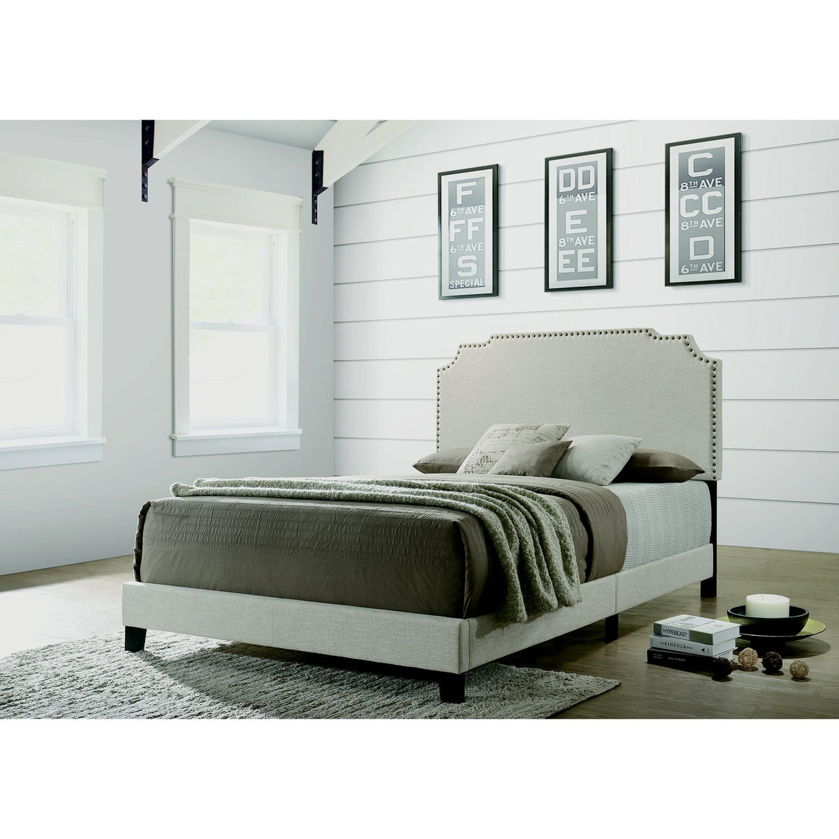 Coaster Furniture Tamarac 310061Q Upholstered Queen Panel Bed - Beige IMAGE 4
