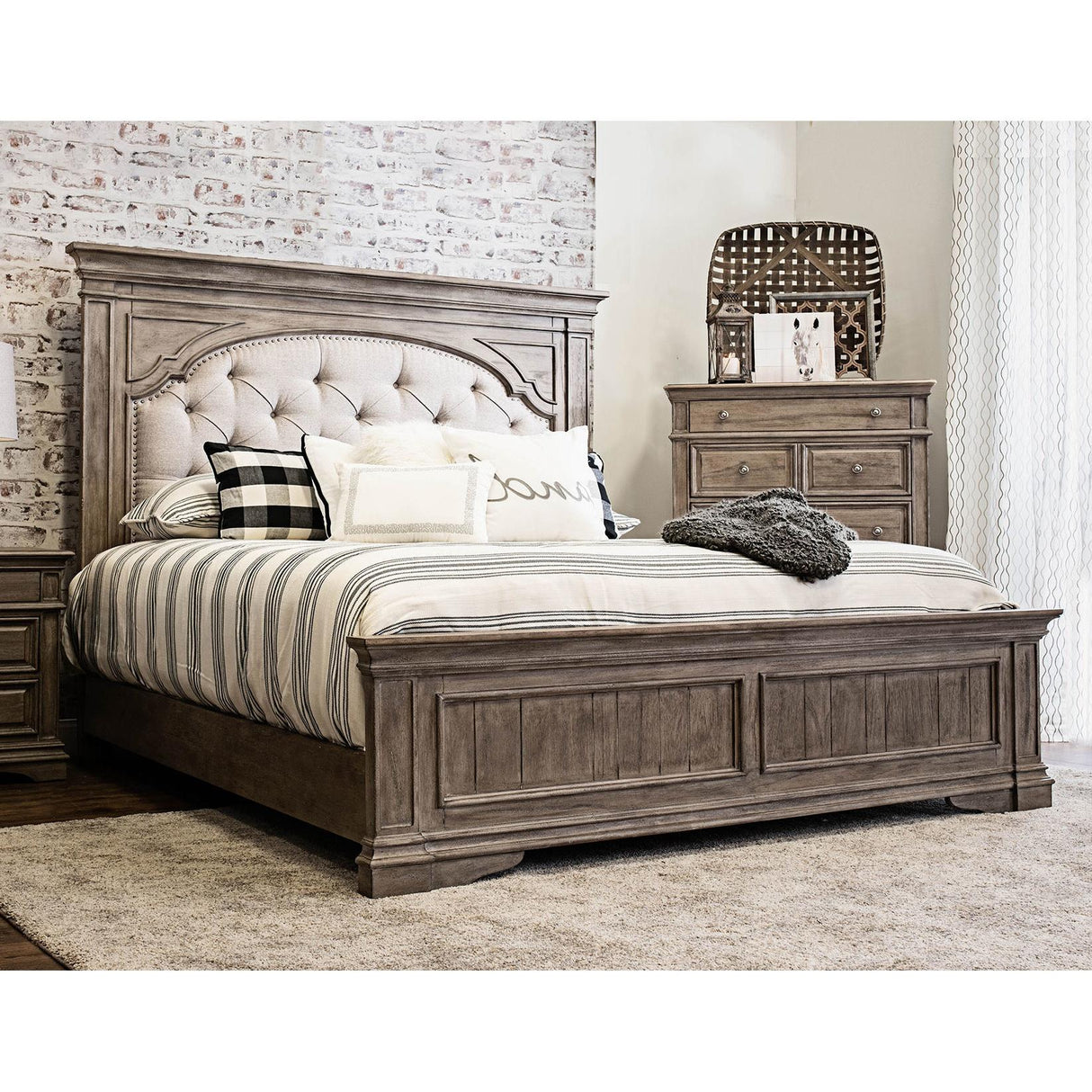 Steve Silver Furniture Highland Park HP900 Queen Panel Bed - Driftwood IMAGE 1