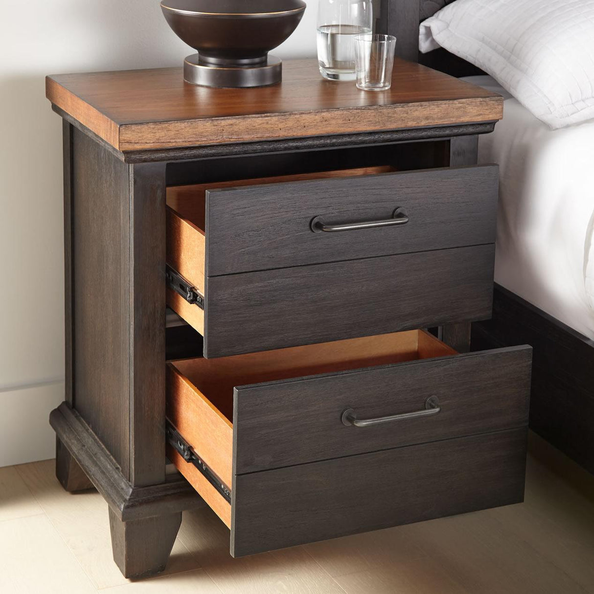 Steve Silver Furniture Bear Creek BC950NSB Nightstand - Brown IMAGE 2