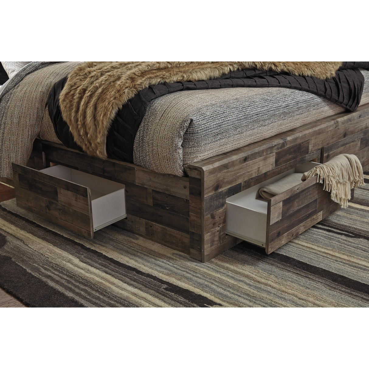 Benchcraft Derekson B200B18 Queen Panel Bed with 4 Storage Drawers IMAGE 4