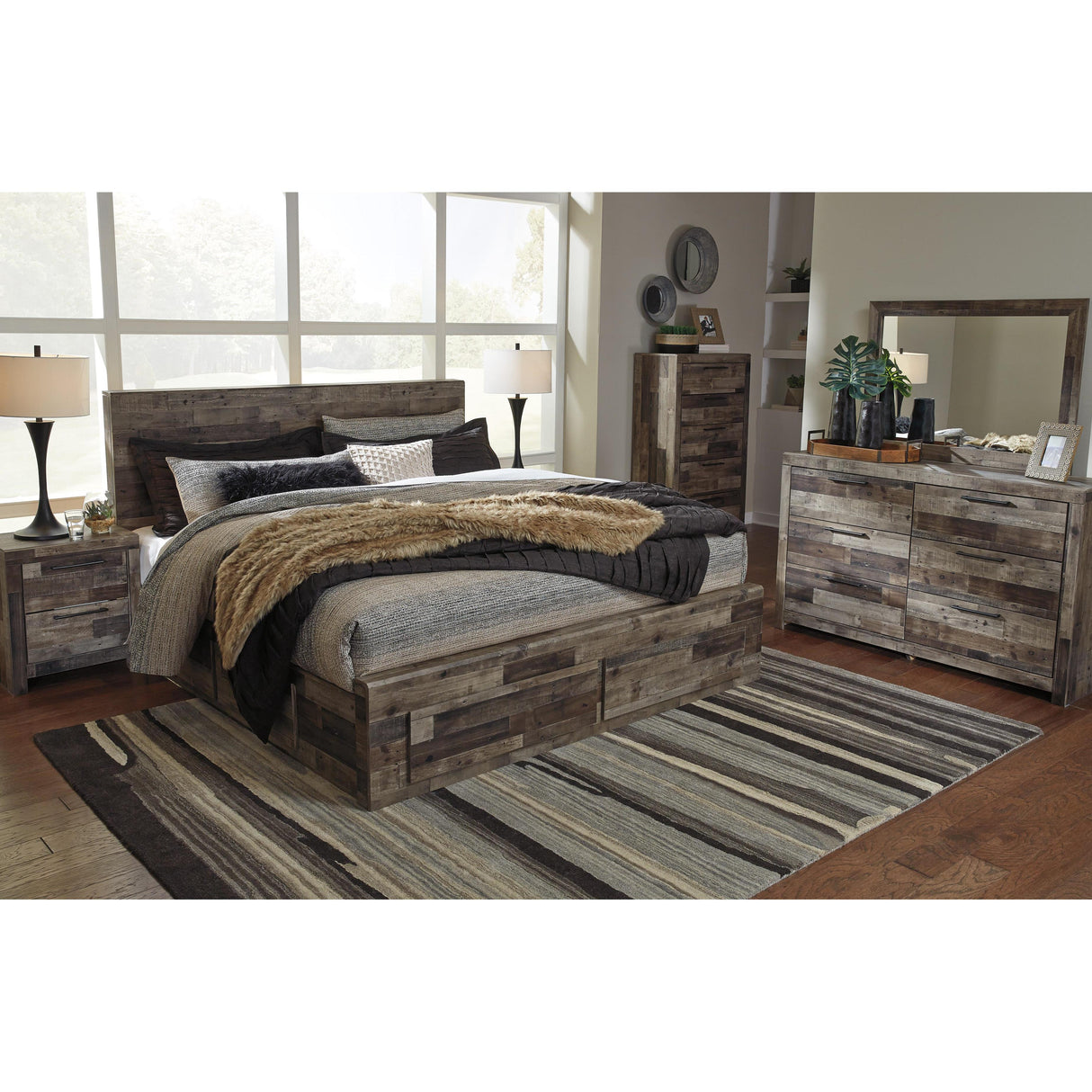 Benchcraft Derekson B200B18 Queen Panel Bed with 4 Storage Drawers IMAGE 5