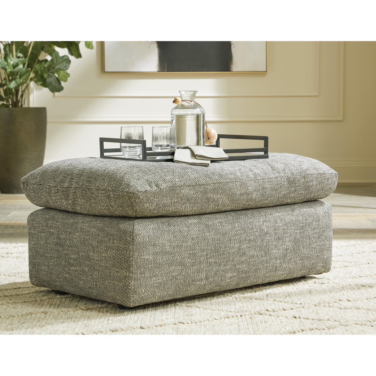 Benchcraft Dramatic 1170214 Ottoman IMAGE 5