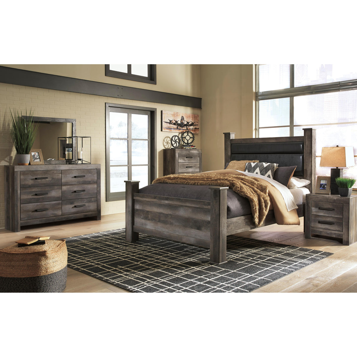 Signature Design by Ashley Wynnlow B440B7 Queen Upholstered Poster Bed IMAGE 3