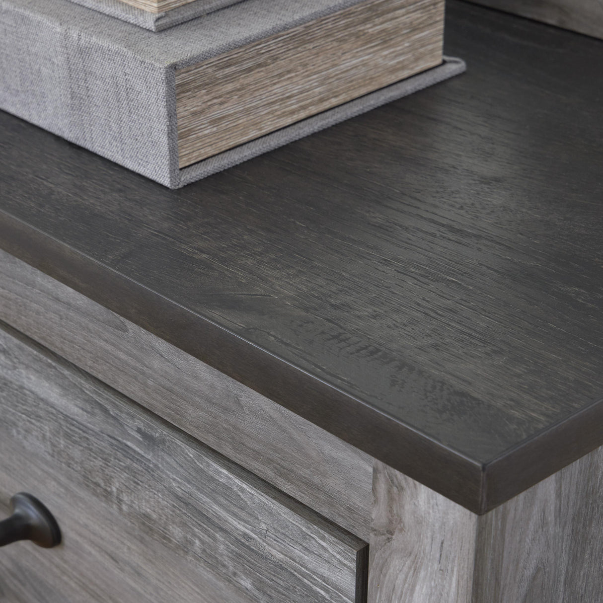 Signature Design by Ashley Bronyan B1290-44 Four Drawer Chest IMAGE 6