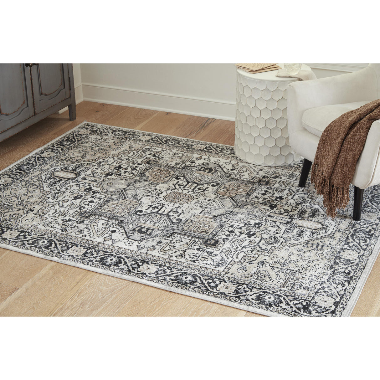 Signature Design by Ashley Gregmoore R405822 Washable Medium Rug IMAGE 4