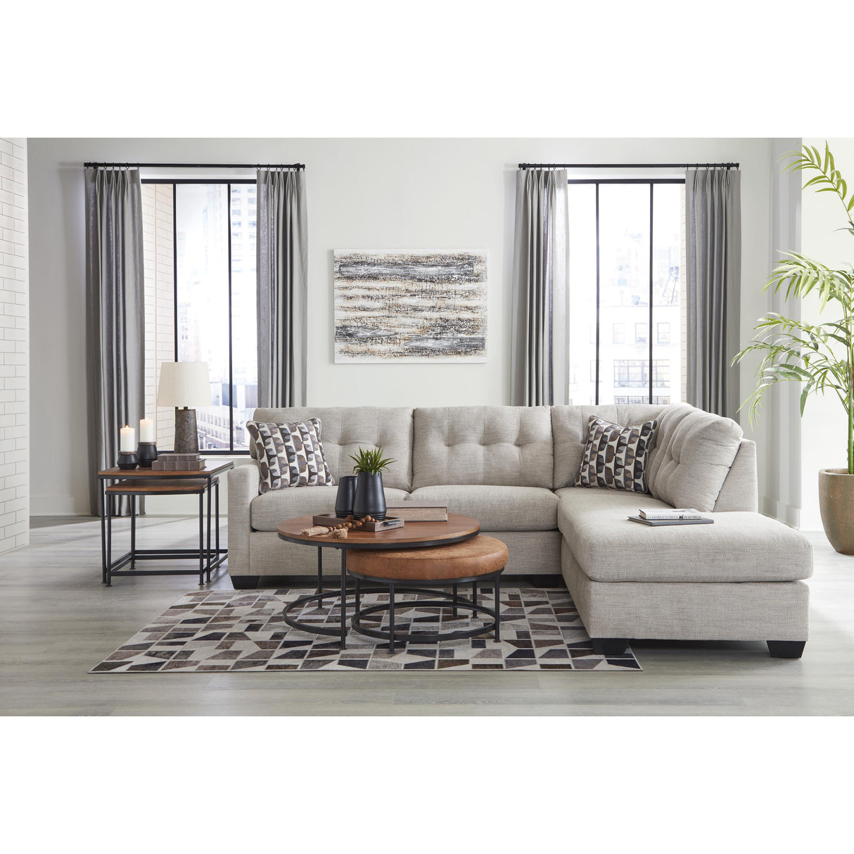 Signature Design by Ashley Mahoney 31004S4 2 pc Sleeper Sectional with Chaise IMAGE 4