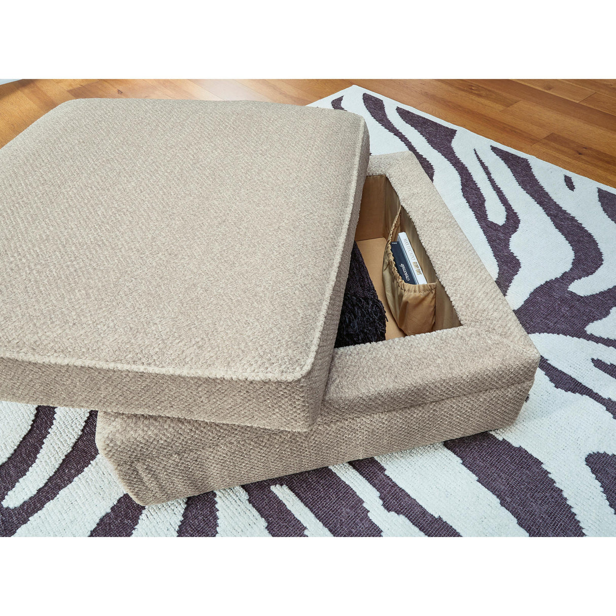 Benchcraft Calnita 2050211 Ottoman With Storage IMAGE 7