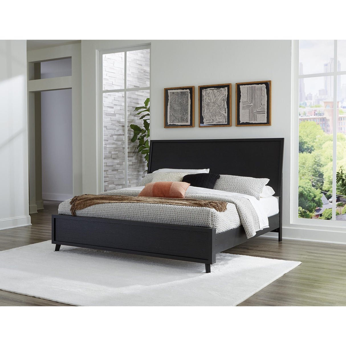 Signature Design by Ashley Danziar B1013B7 King Panel Bed IMAGE 5