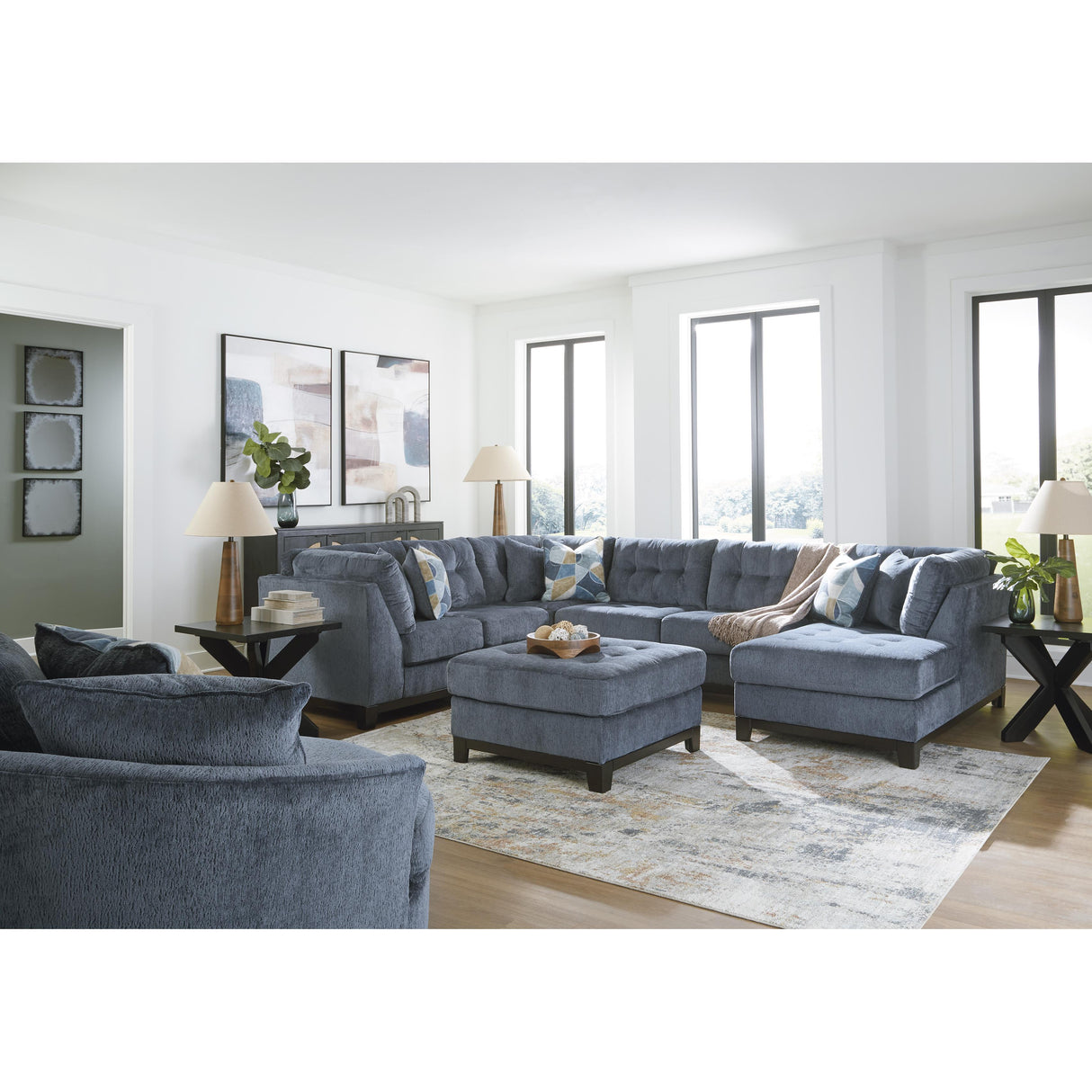 Benchcraft Maxon Place 3300321 Oversized Swivel Accent Chair IMAGE 4