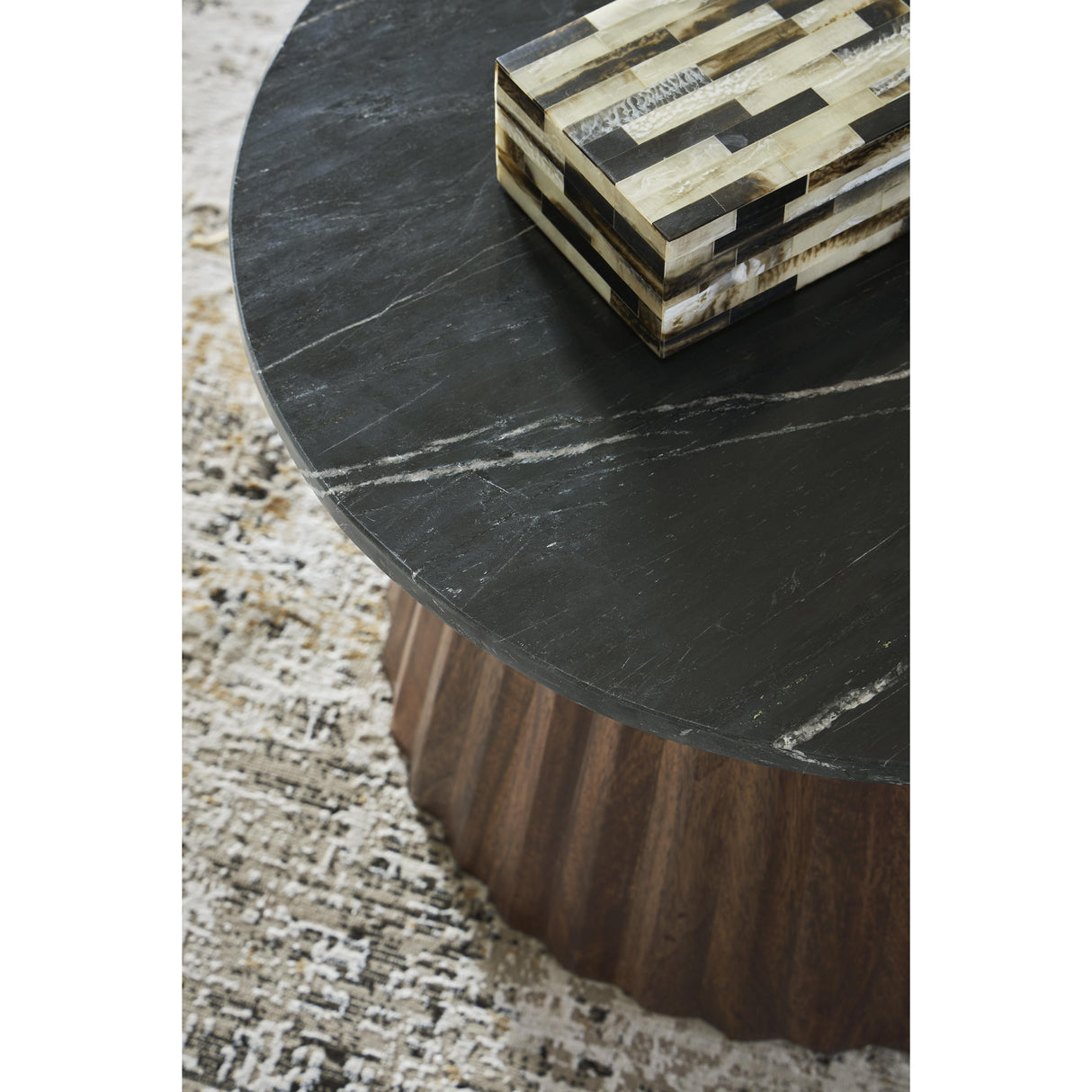 Signature Design by Ashley Ceilby A4000601 Accent Cocktail Table IMAGE 3