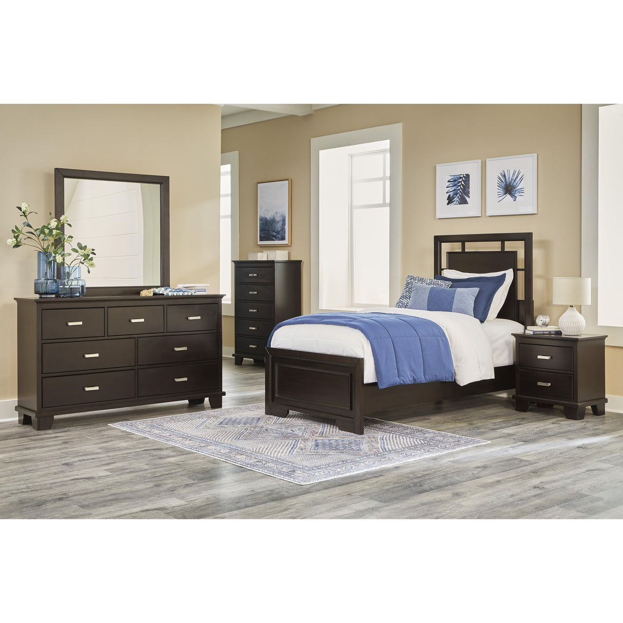 Signature Design by Ashley Covetown B441-46 Five Drawer Chest IMAGE 12