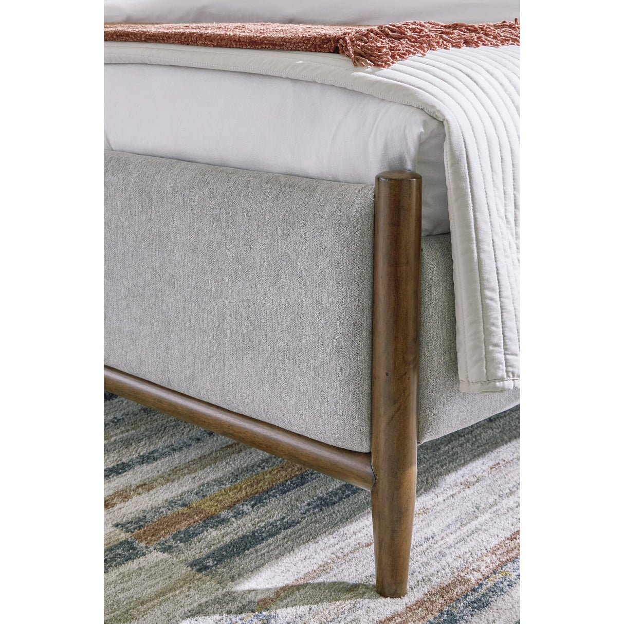 Signature Design by Ashley Lyncott B615B2 Queen Upholstered Panel Bed IMAGE 5