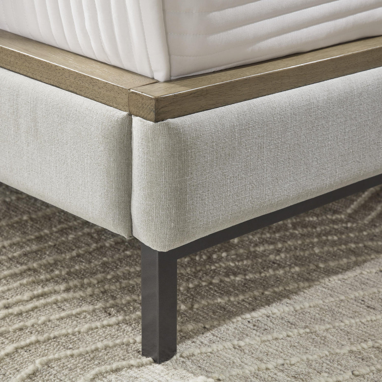 Benchcraft Tomtyn B622B4 King Upholstered Bed IMAGE 7