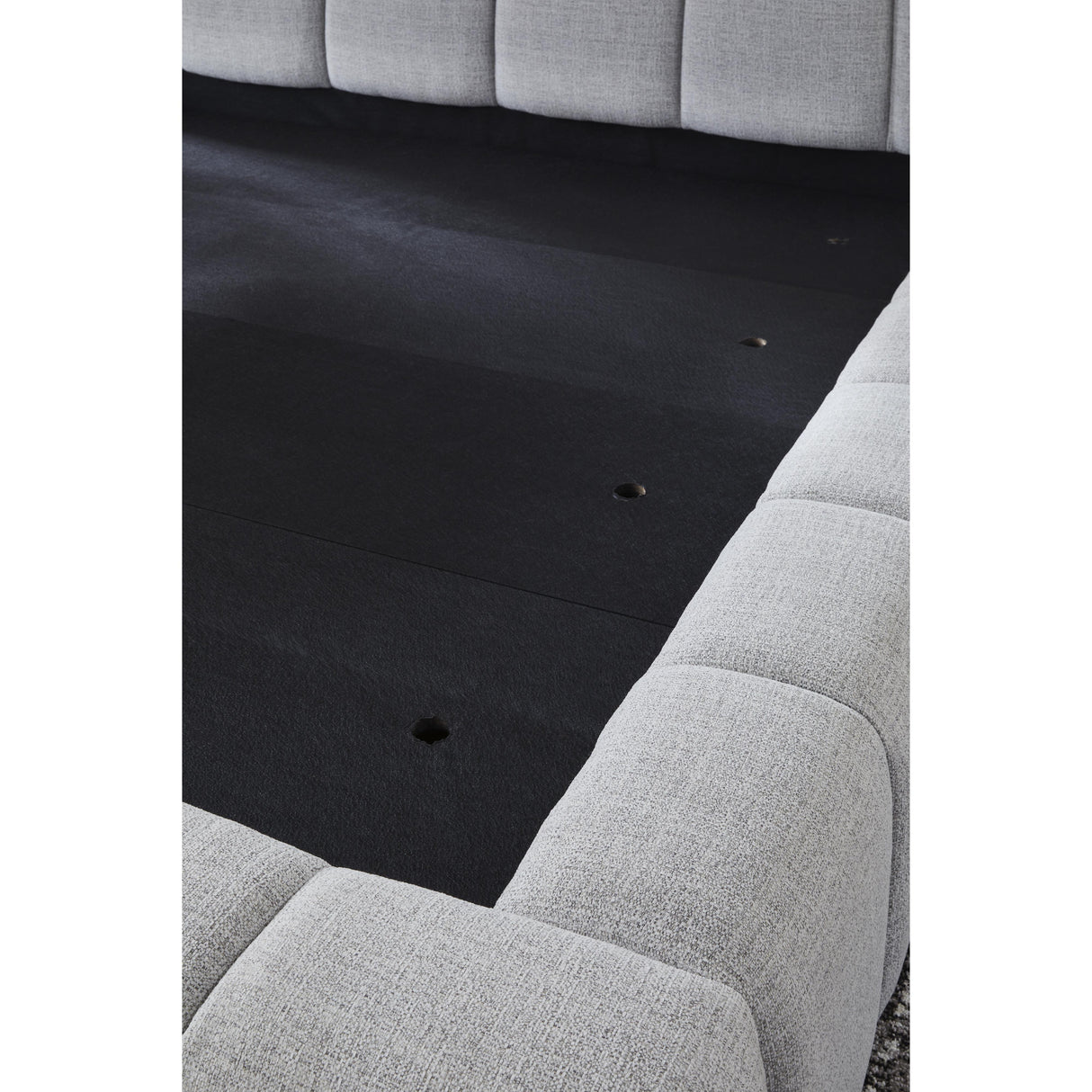 Signature Design by Ashley Grendusk PCB584B1 Queen Upholstered Bed IMAGE 4
