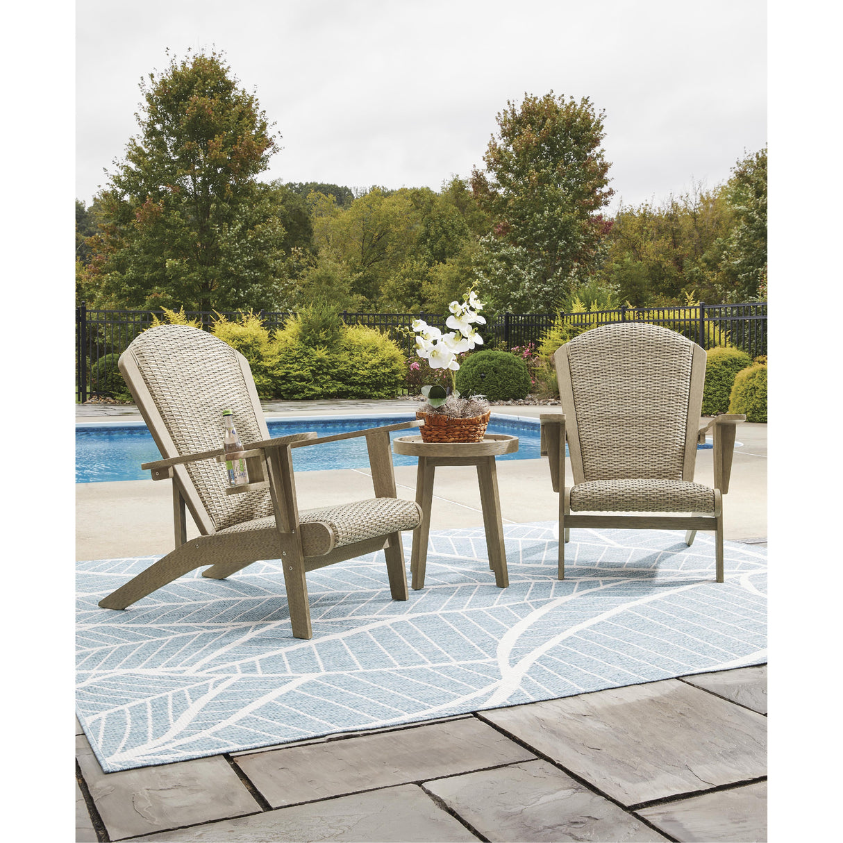 Signature Design by Ashley Marina Sun PCP204-706 Round End Table IMAGE 6