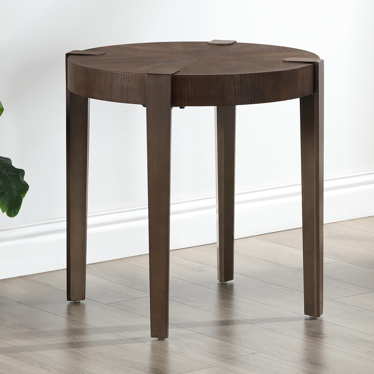 Steve Silver Furniture Gracie GRA100NE Brown End Table IMAGE 4