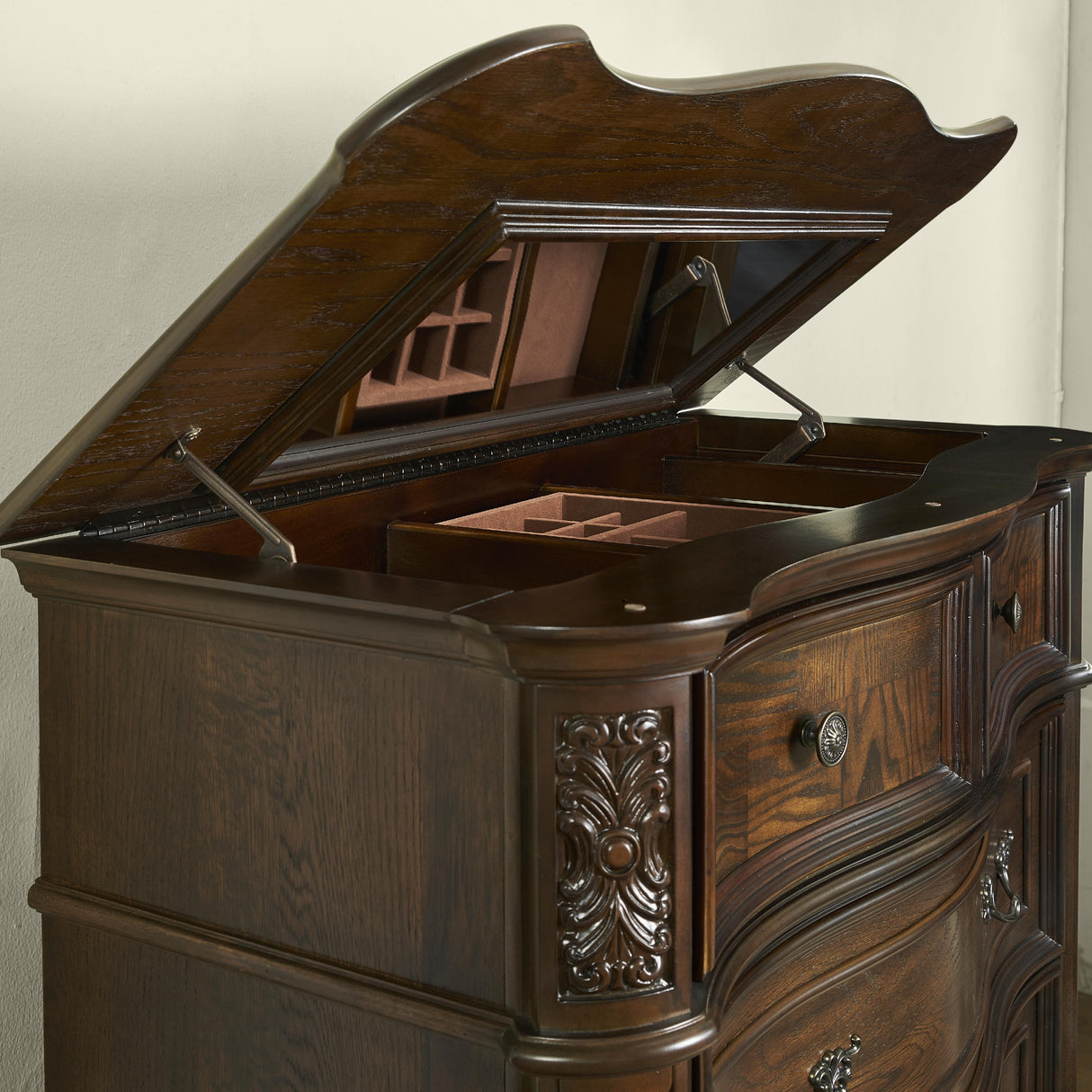 Steve Silver Furniture Royale RY900CTT Lift Top Chest IMAGE 4