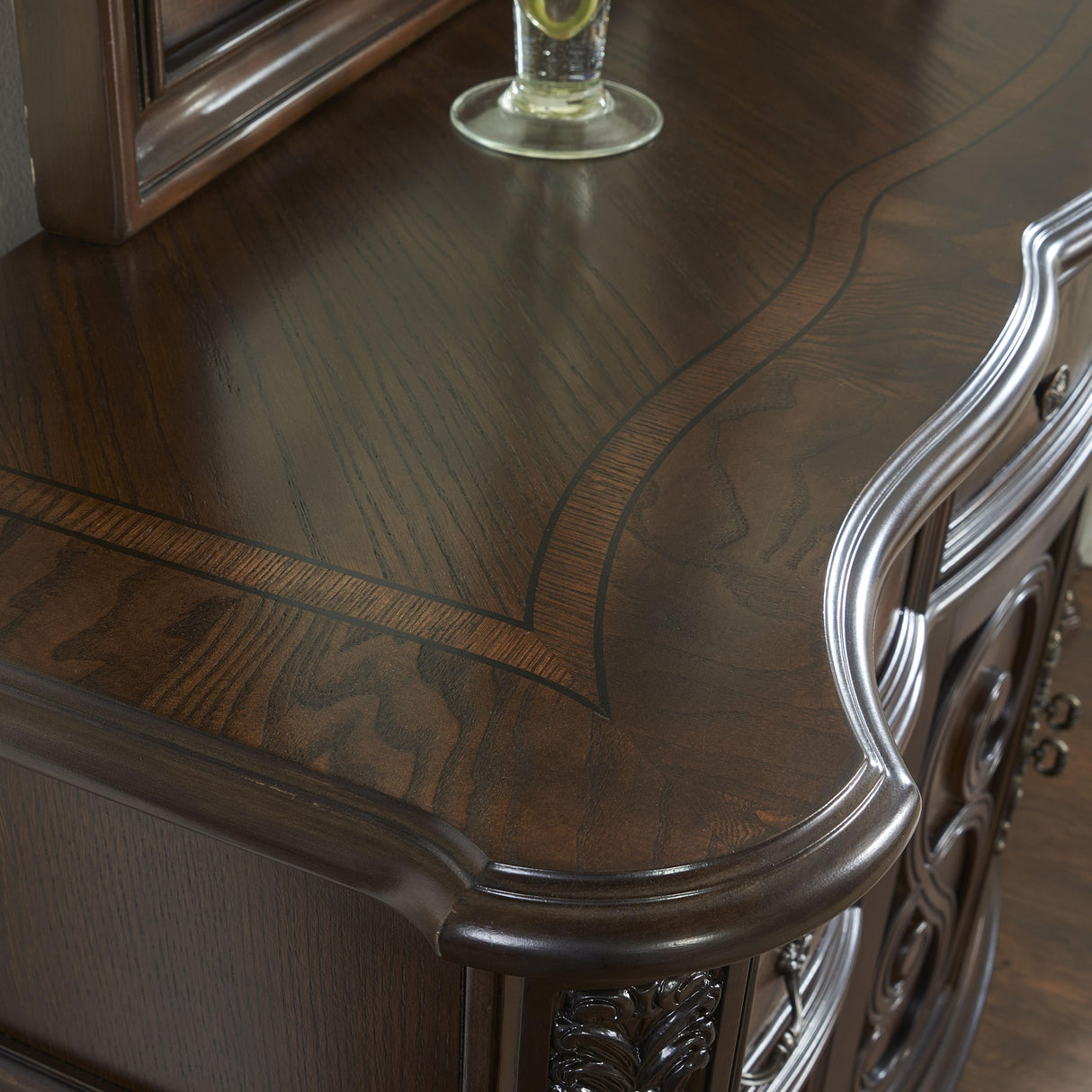Steve Silver Furniture Royale RY900DRT Dresser IMAGE 4