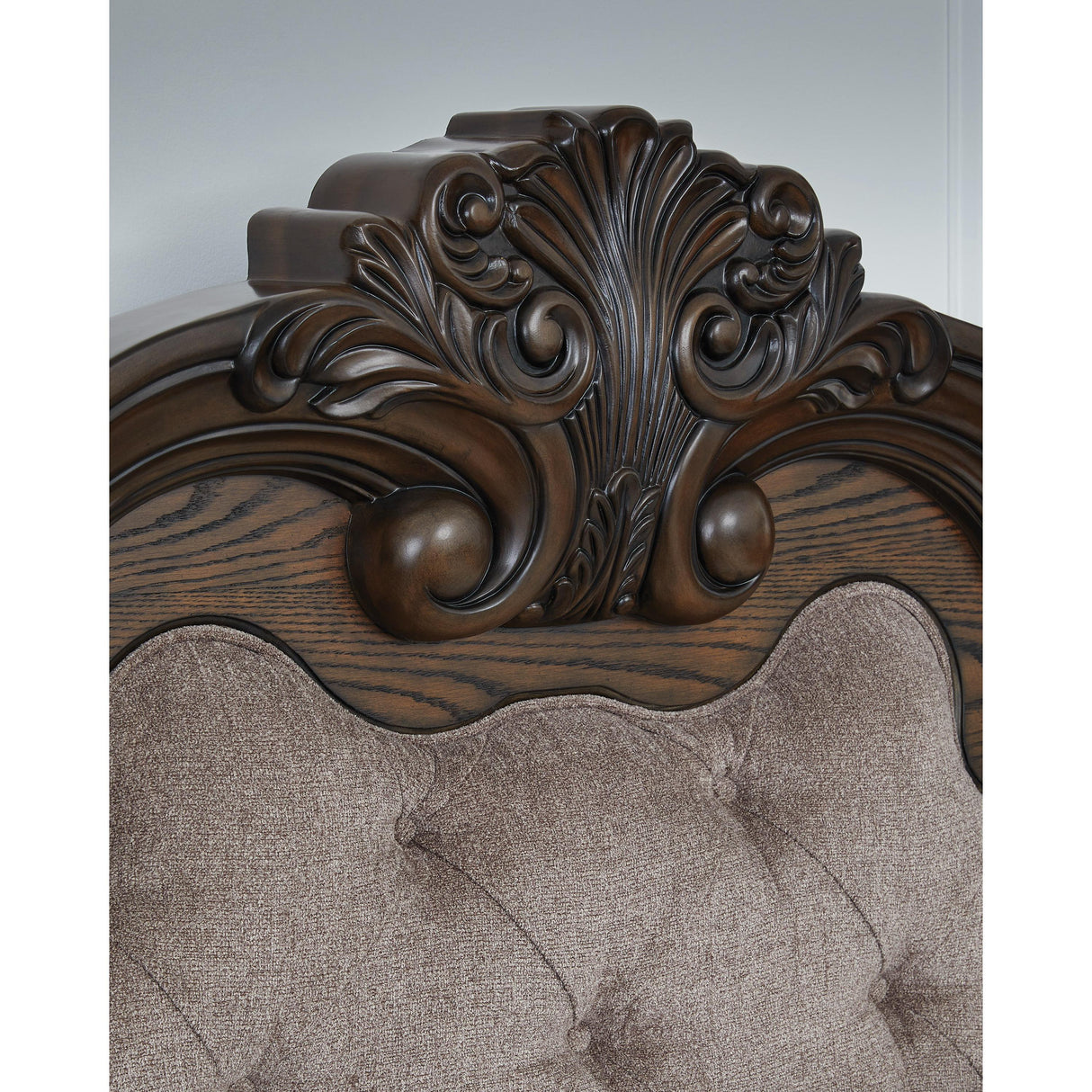 Signature Design by Ashley Maylee B947B10 King Canopy Bed IMAGE 9