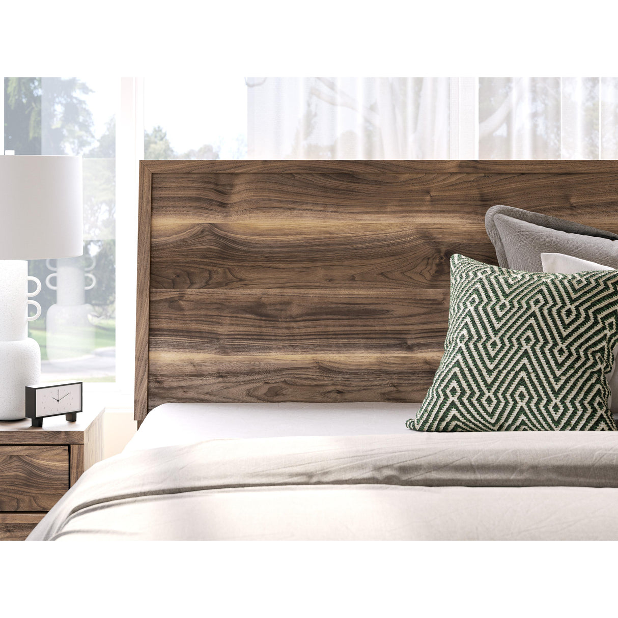 Signature Design by Ashley Chirason PCB3367B14 King Panel Bed with Storage IMAGE 10
