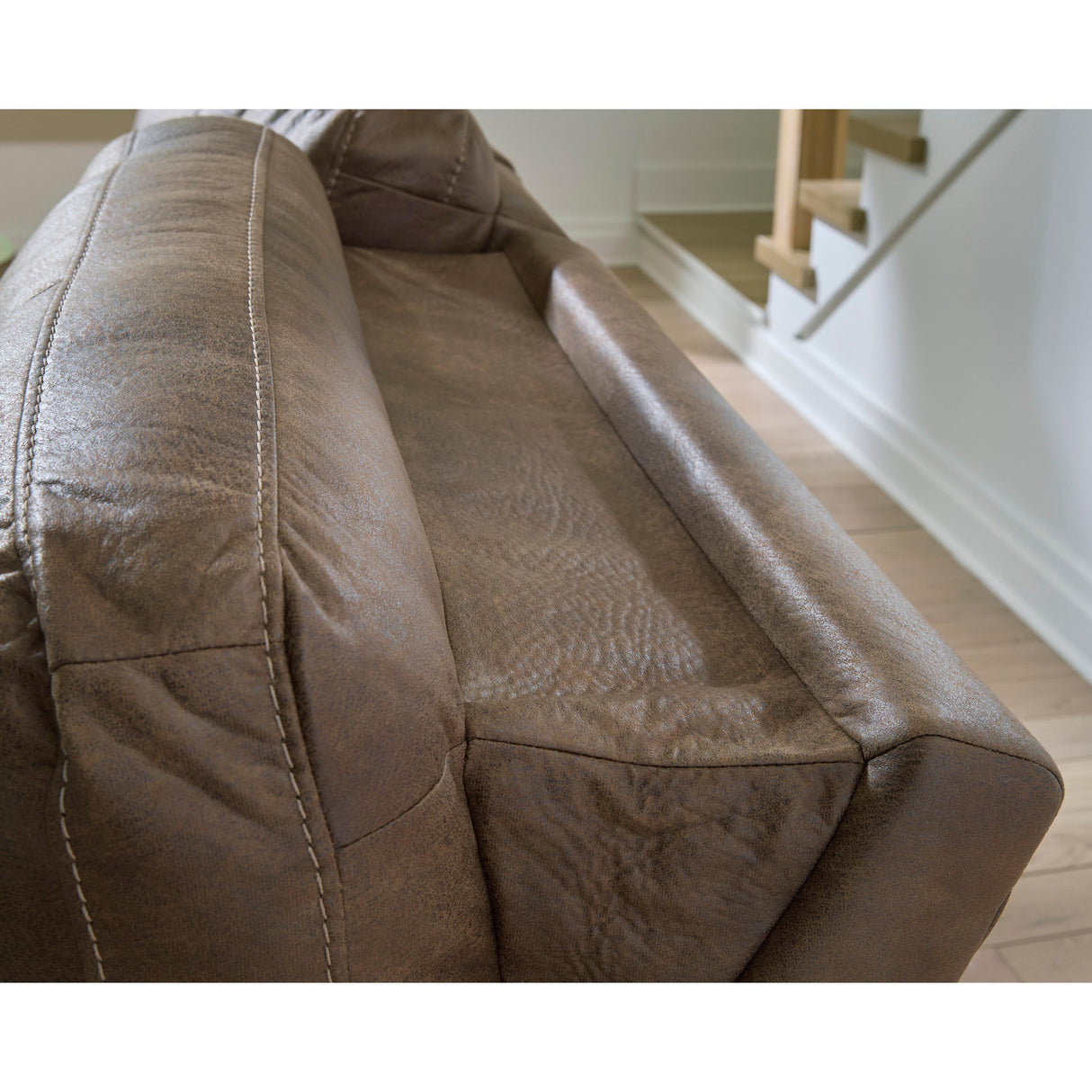 Signature Design by Ashley Beckley Place PC9180218 Power Reclining Loveseat with Console and Adjustable Headrest IMAGE 8