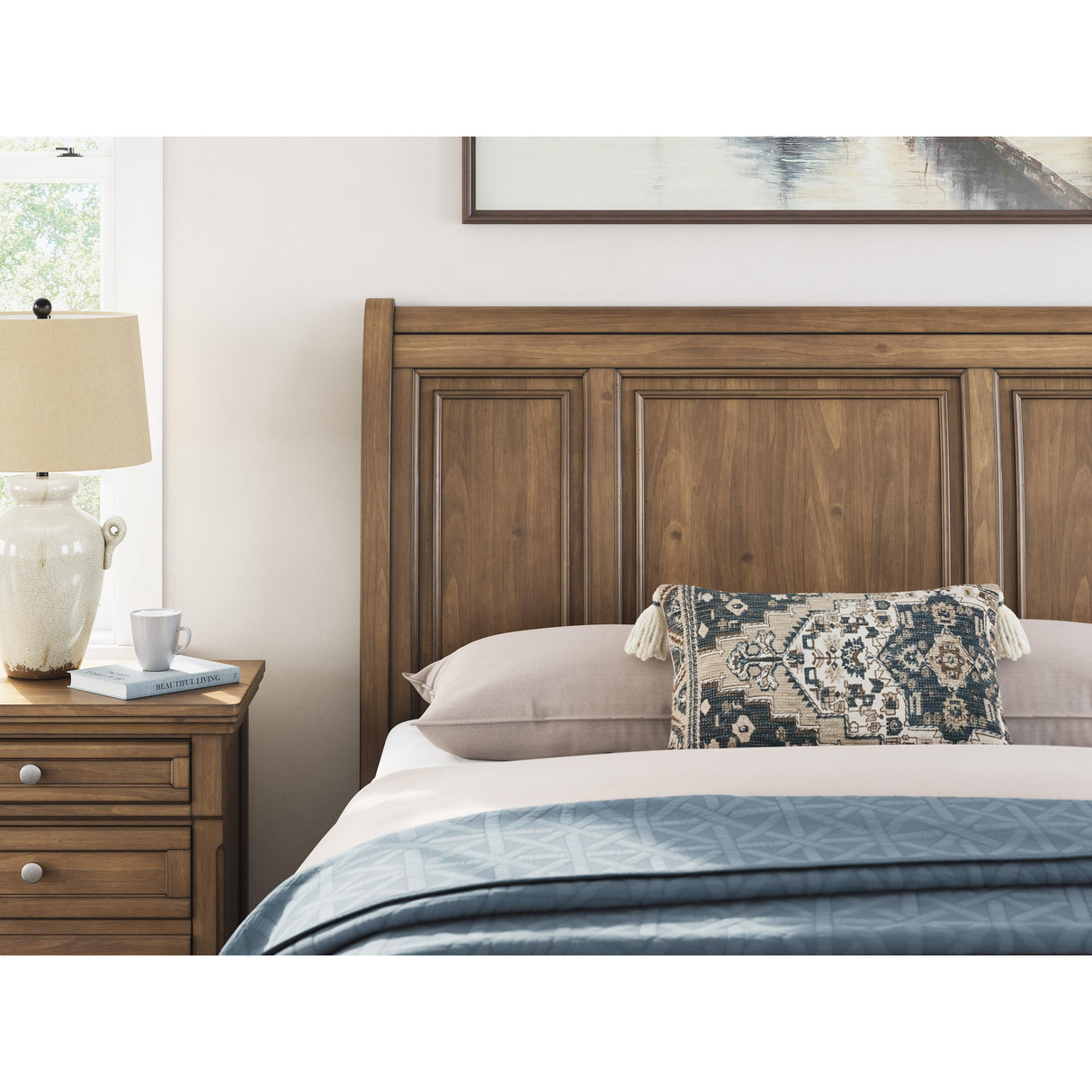 Signature Design by Ashley Feddinger PCB779B14 Queen Sleigh Bed IMAGE 7