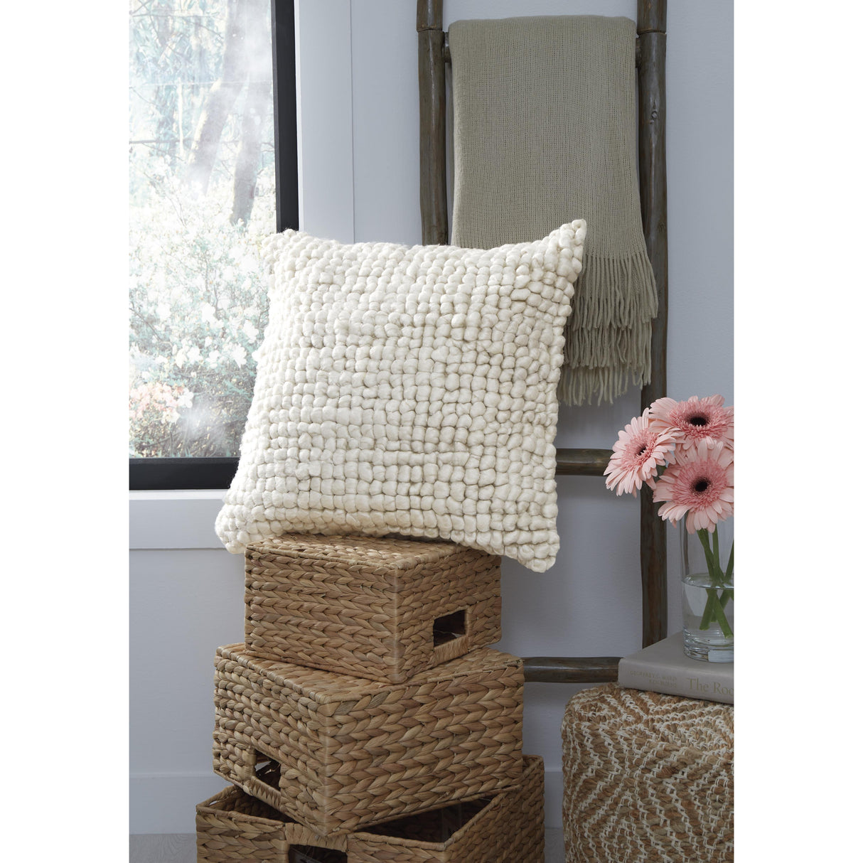 Signature Design by Ashley Aavie A1000956P Pillow IMAGE 4