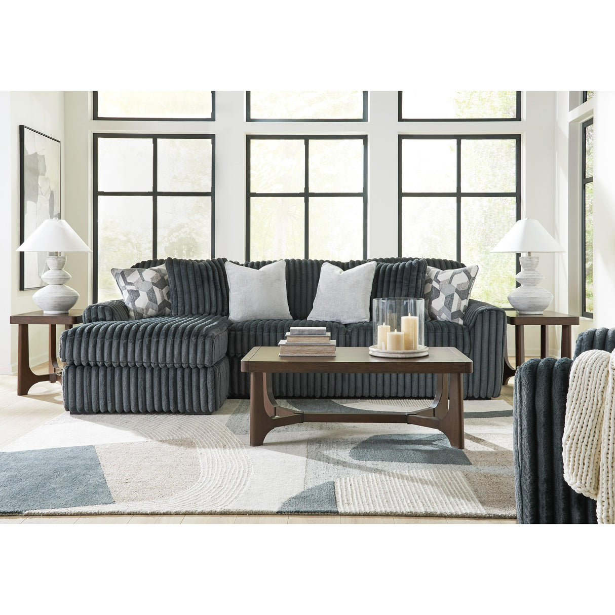 Signature Design by Ashley Midnight-Madness 98105S4 2 pc Sectional Sofa Chaise IMAGE 4