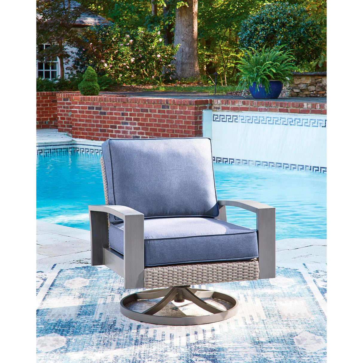 Signature Design by Ashley Half Moon Beach PCP418-821 Swivel Lounge with Cushion IMAGE 4