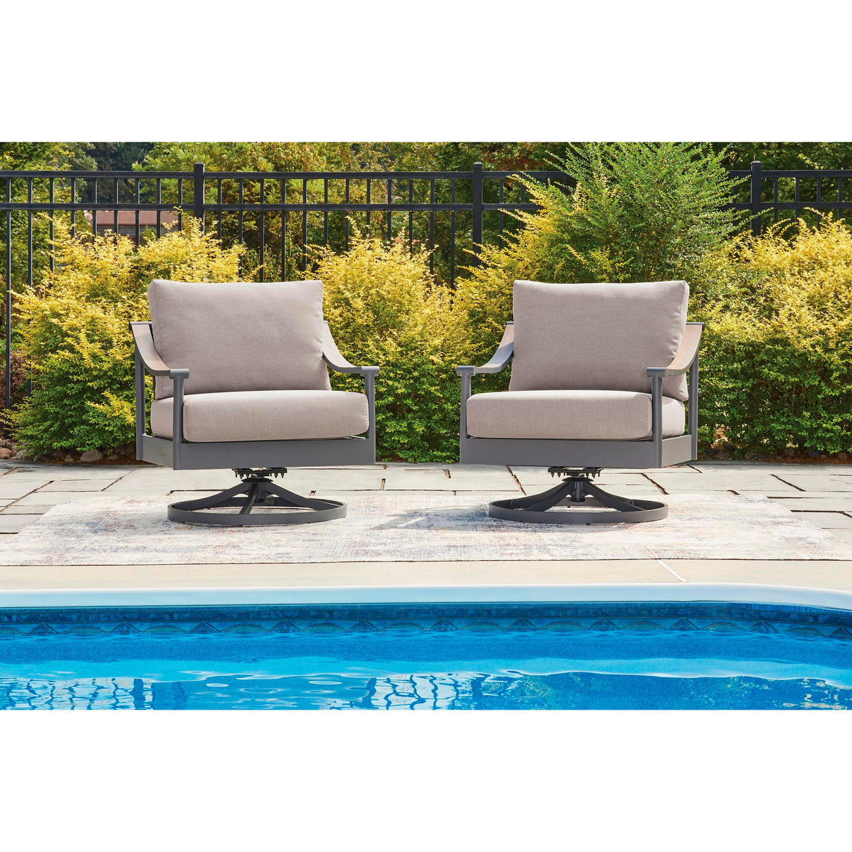 Signature Design by Ashley Ocean Beach PCP510-821 Swivel Lounge with Cushion IMAGE 4