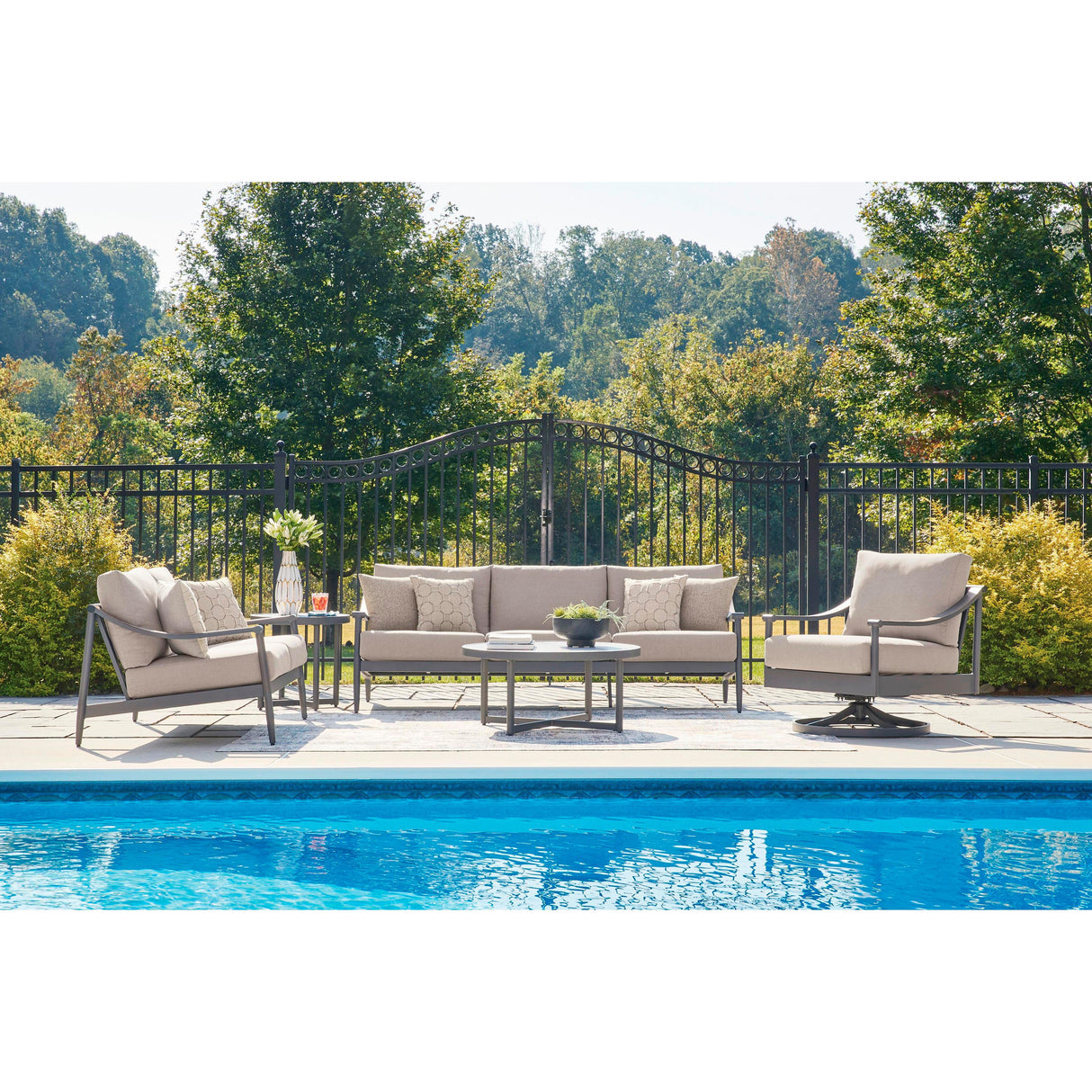 Signature Design by Ashley Ocean Beach PCP510-821 Swivel Lounge with Cushion IMAGE 8
