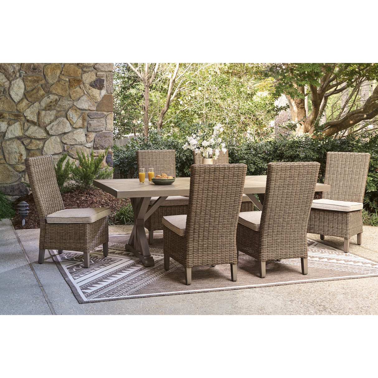 Signature Design by Ashley Laguna Heights PCP790-625 Rectangular Dining Table with Umbrella Option IMAGE 12