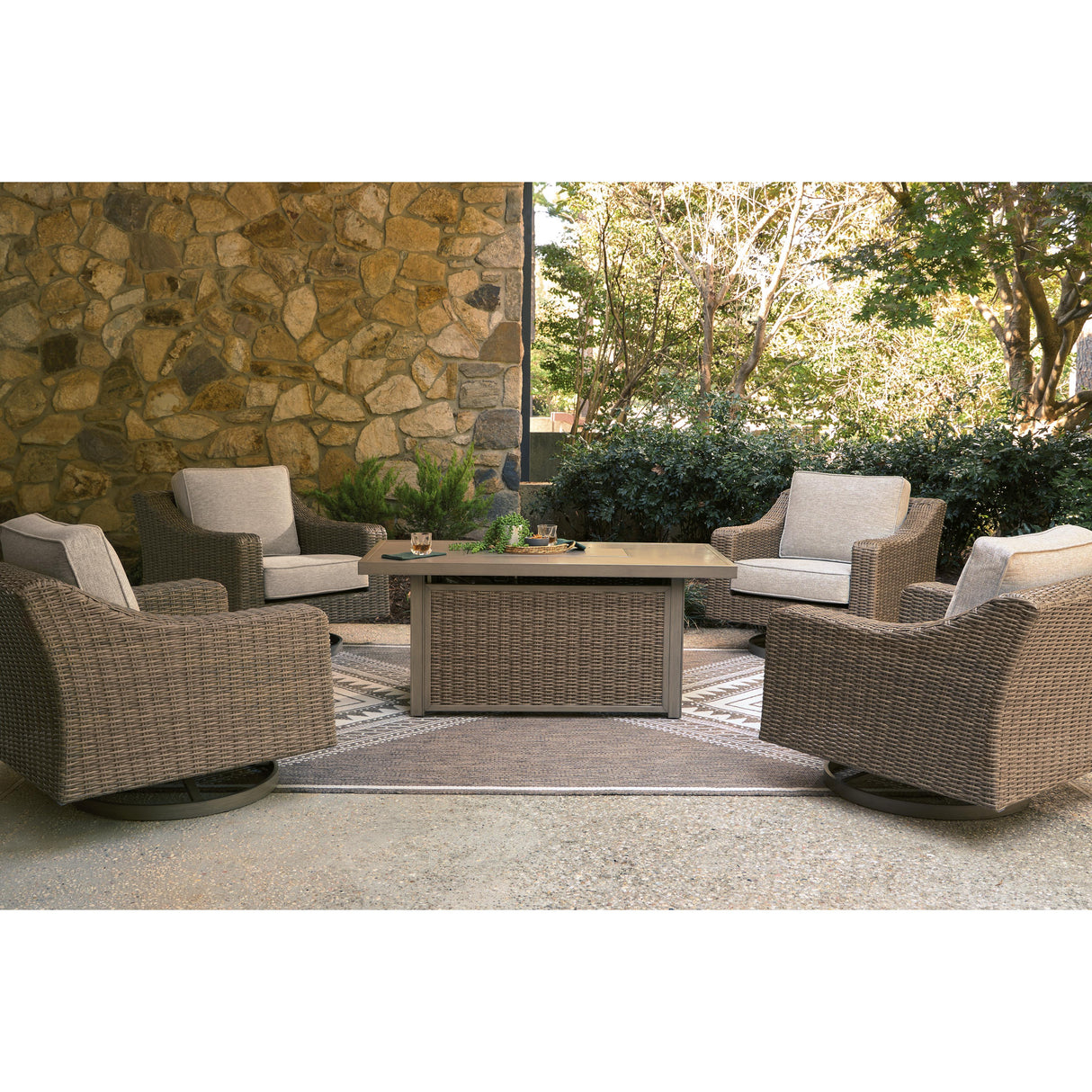 Signature Design by Ashley Laguna Heights PCP790-821 Swivel Lounge with Cushion IMAGE 7