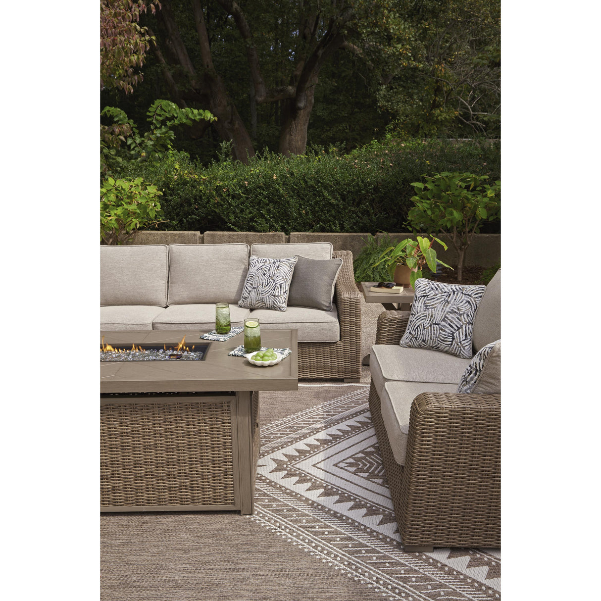 Signature Design by Ashley Laguna Heights PCP790-835 Loveseat with Cushion IMAGE 5