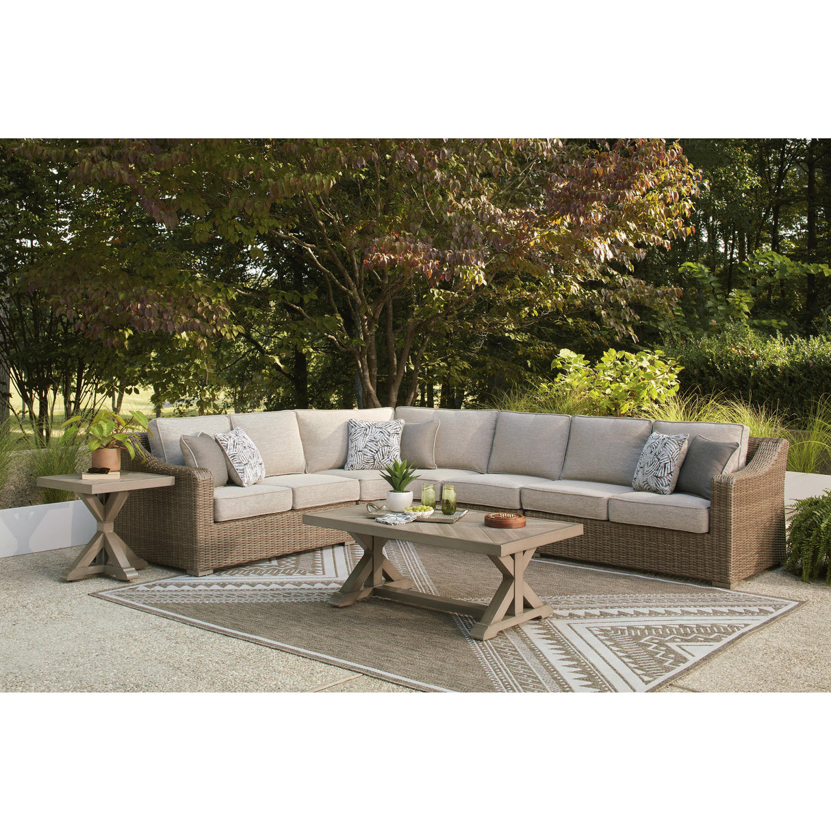 Signature Design by Ashley Laguna Heights PCP790P2 4 pc Outdoor Sectional IMAGE 5