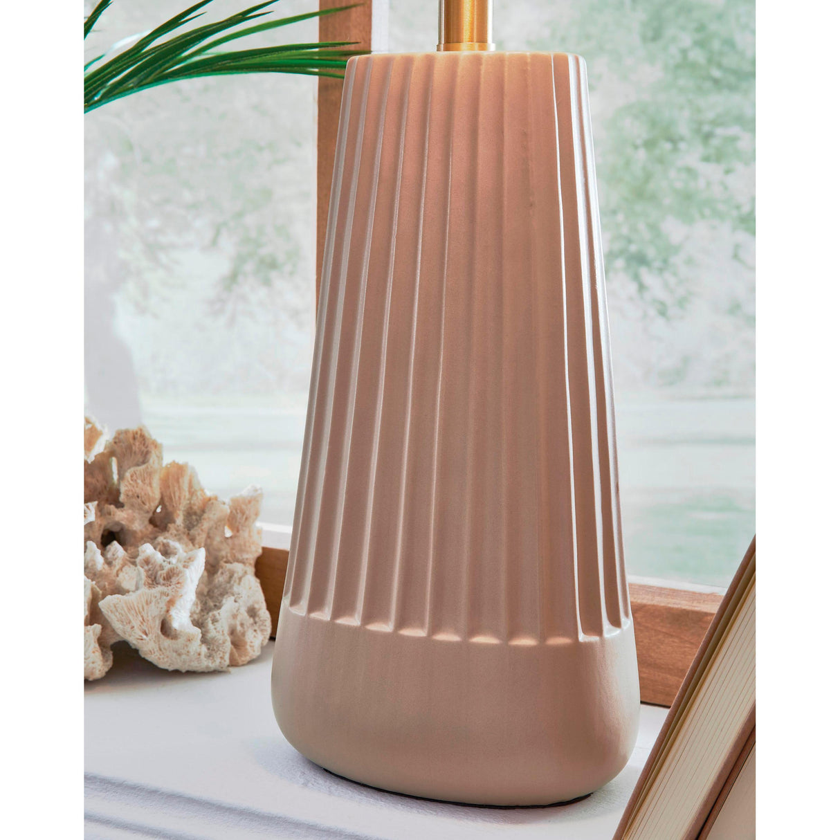 Signature Design by Ashley Dellner Table Lamp L100854 IMAGE 3