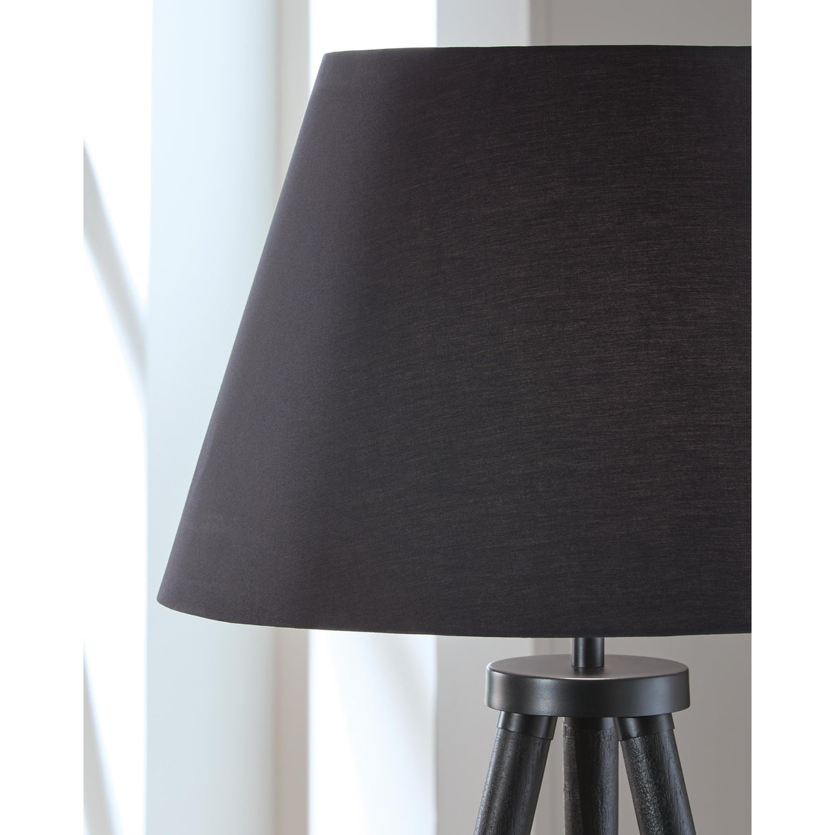 Signature Design by Ashley Orhan Floorstanding Lamp L329121 IMAGE 2