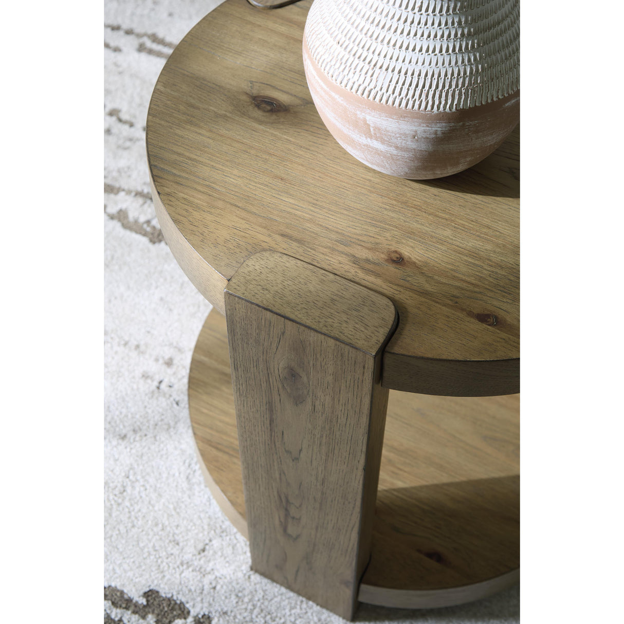 Signature Design by Ashley Flangren End Table T553-6 IMAGE 4