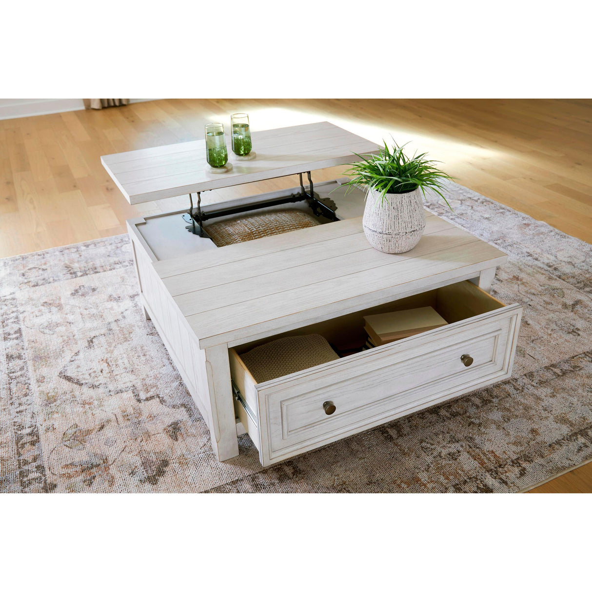 Signature Design by Ashley Robbinsdale Lift Top Cocktail Table T729-00 IMAGE 7