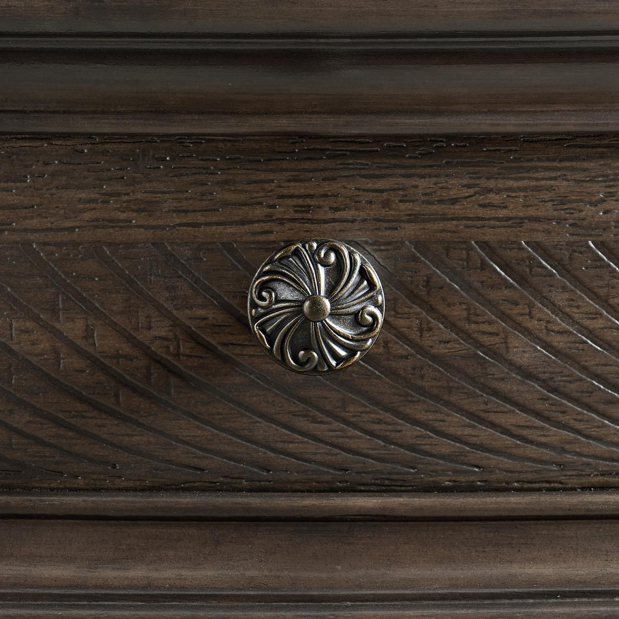 Elements International Brunswick B-13070-5-CH 5-Drawer Chest IMAGE 9