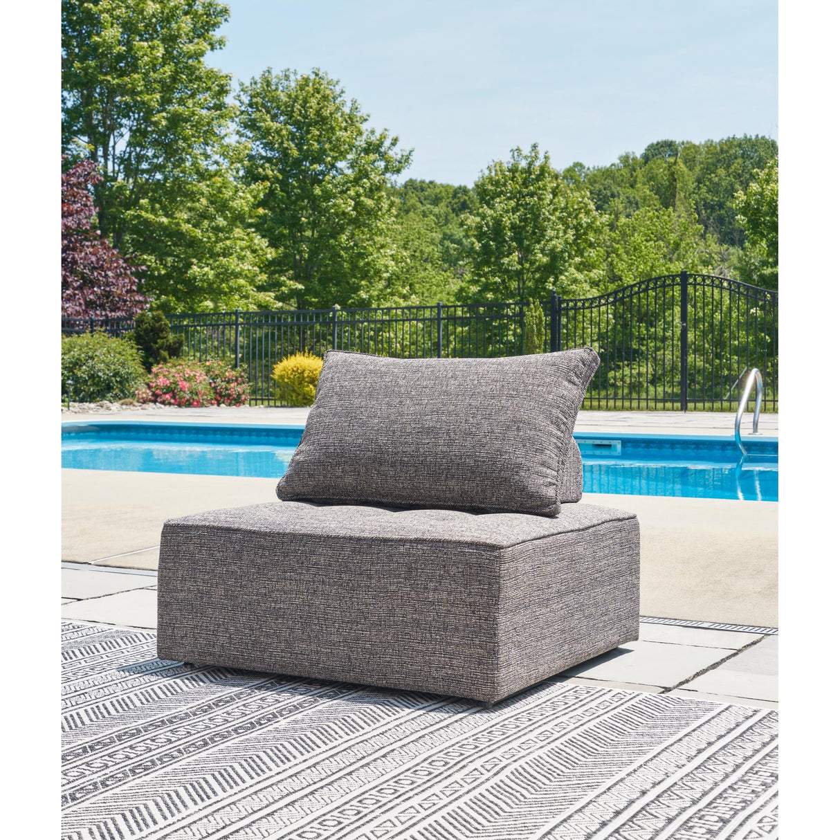 Signature Design by Ashley Bree Zee P160P11 6 pc Outdoor Modular Seating IMAGE 5