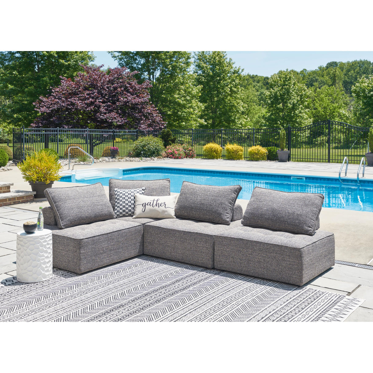 Signature Design by Ashley Bree Zee P160P8 4 pc Outdoor Sectional IMAGE 2