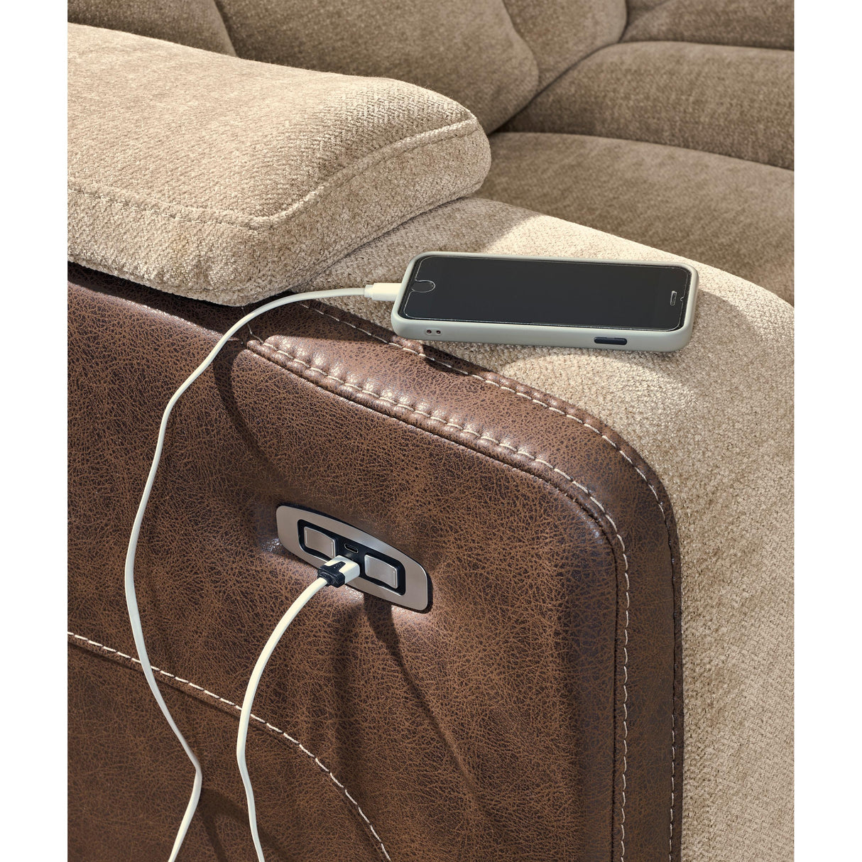 Signature Design by Ashley Mixed Motion PC8350413 Power Recliner with Adjustable Headrest IMAGE 9