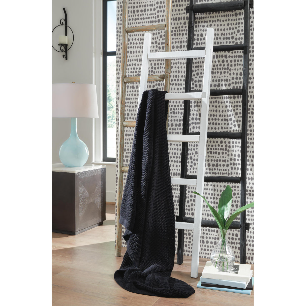 Signature Design by Ashley Gayelery A1001086T Throw IMAGE 3
