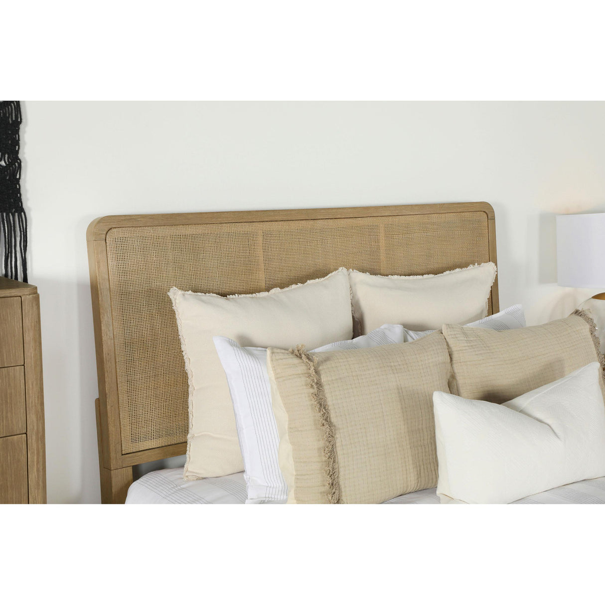 Coaster Furniture Arini 224300KW Rattan California King Panel Bed - Sand Wash/Natural IMAGE 2