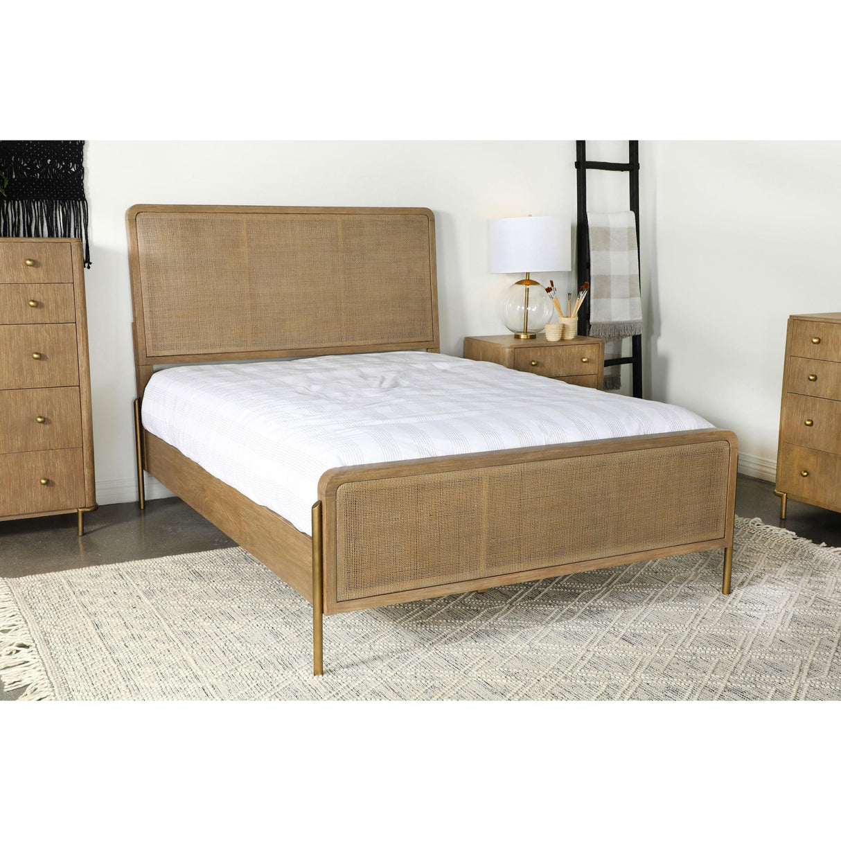 Coaster Furniture Arini 224300KW Rattan California King Panel Bed - Sand Wash/Natural IMAGE 3