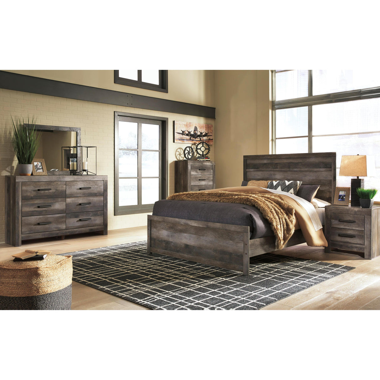 Signature Design by Ashley Wynnlow B440 7 pc Queen Panel Bedroom Set IMAGE 1